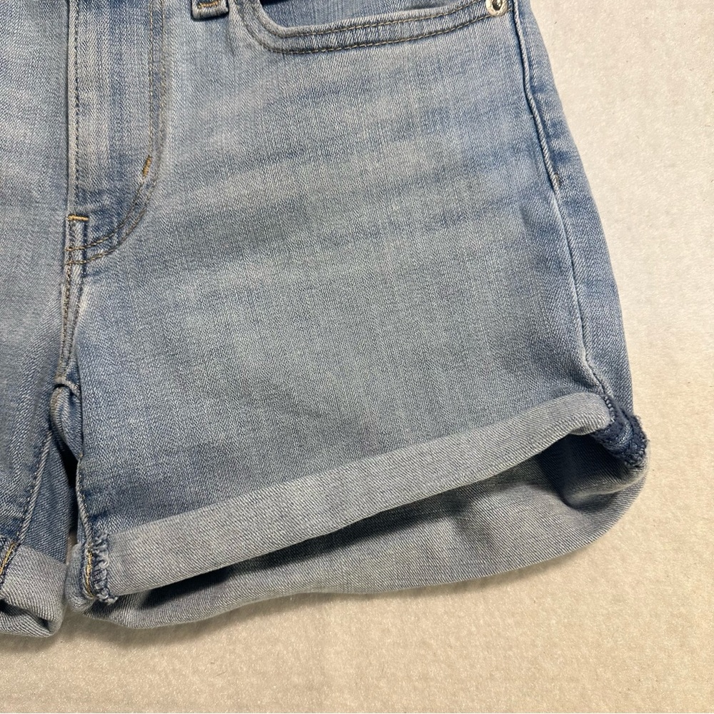 LEVIS Womens Mid Length Shorts size 24 Blue Cuffed Denim Jean Shorts Co… - Picture 8 of 13